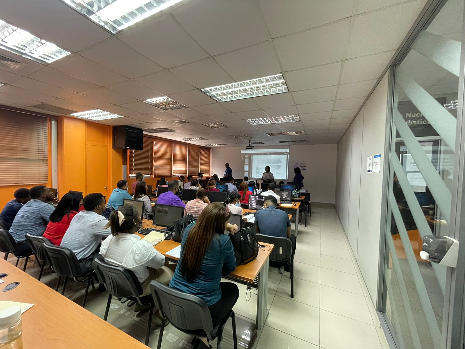 ONE capacita soporte técnico para el X Censo Nacional de Población y Vivienda