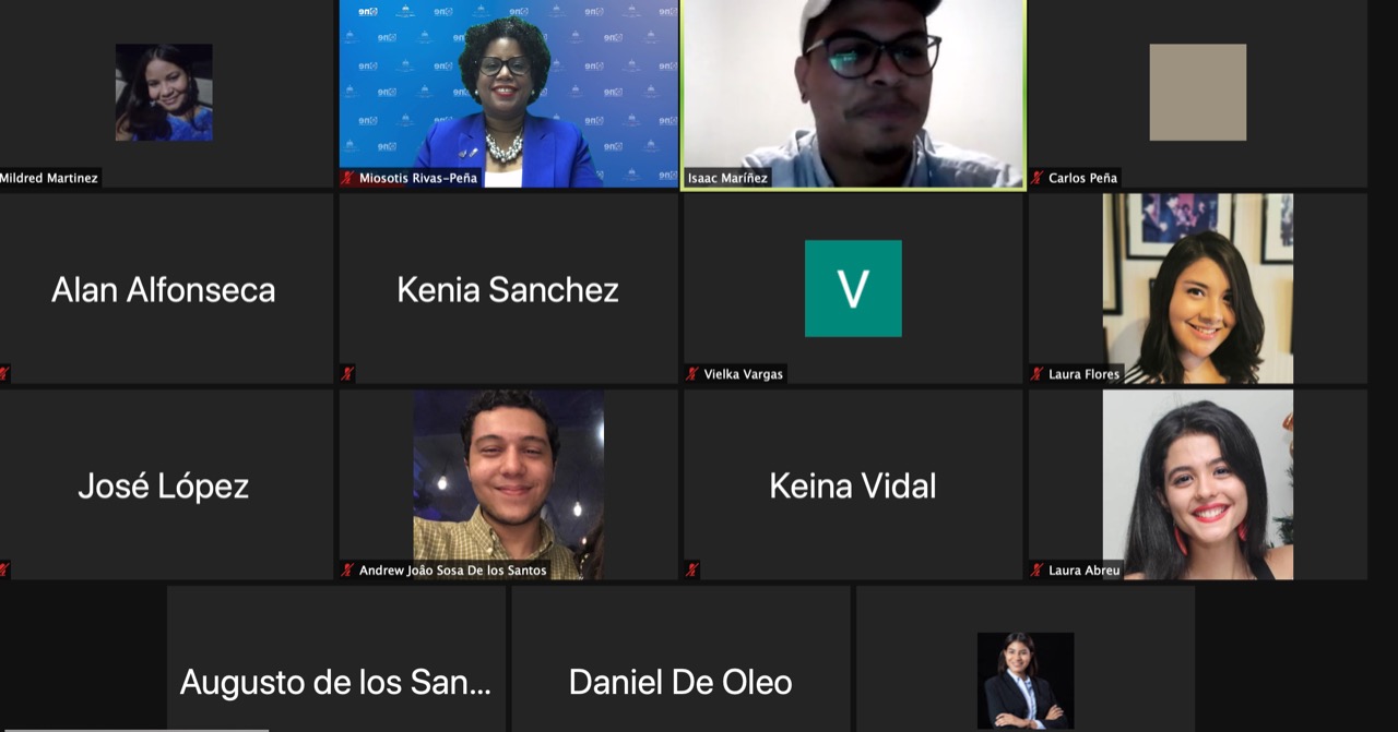 La ONE realiza conversatorio con estudiantes de economía sobre la importancia de la estadística en el quehacer económico nacional