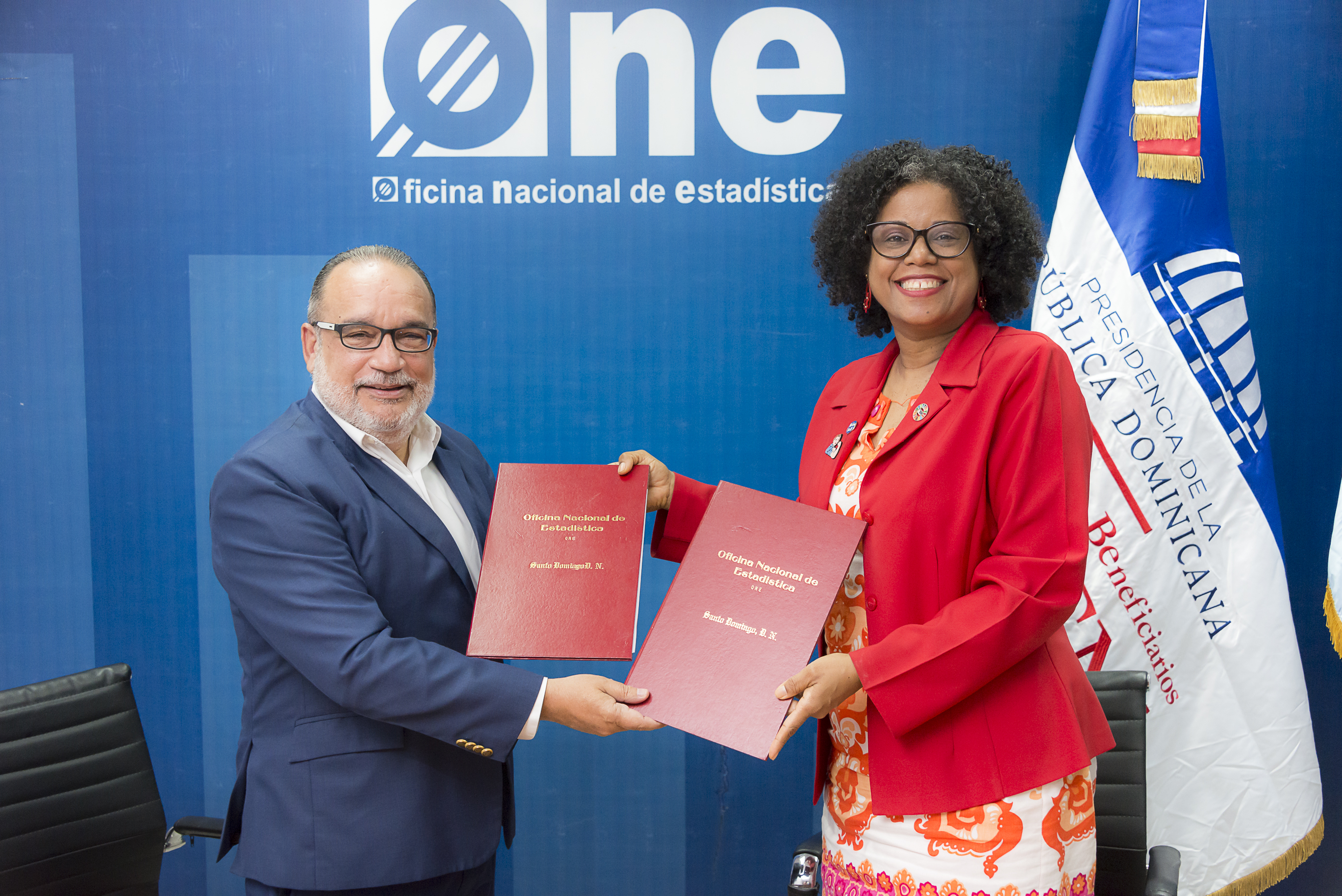 ONE y SIUBEN firman acuerdo de colaboración para producción de estadísticas