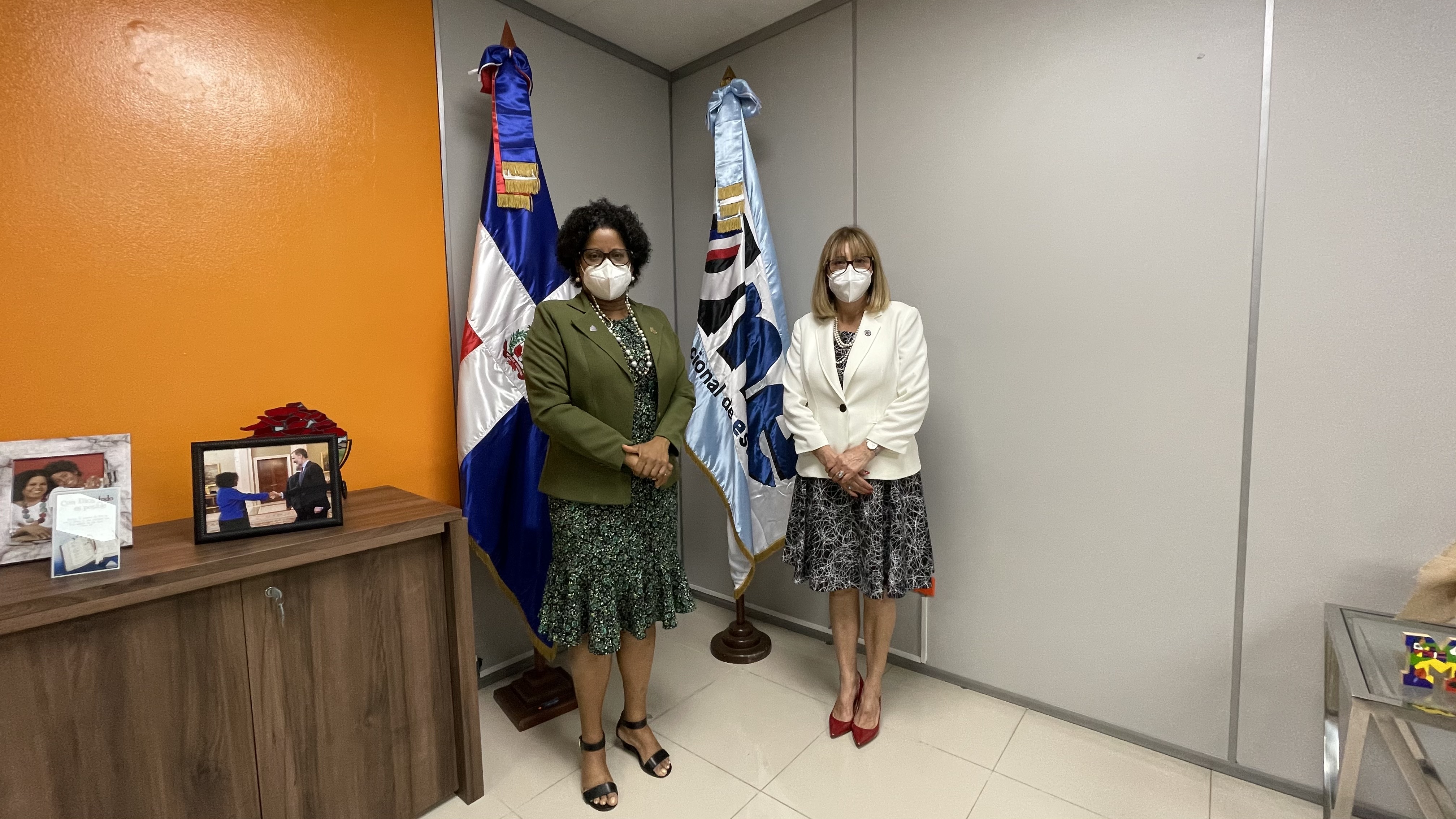 Directora de la ONE recibe visita de Araceli Azuara, representante de la Organización de los Estados Americanos – OEA-