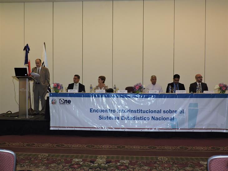 La población con estudios universitarios en República Dominicana asciende a 1,600,000 personas