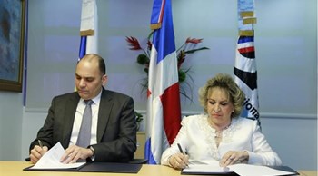La ONE y la Dirección General de Aduanas firman convenio para fortalecer las estadísticas de comercio exterior