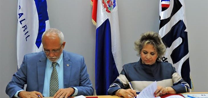 ONE y SISALRIL firman convenio para levantar datos sobre el Seguro Familiar de Salud